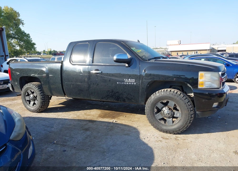 2011 CHEVROLET SILVERADO 1500 LT VIN: 1GCRCSE09BZ146964