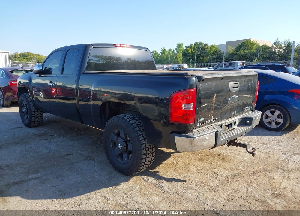 2011 CHEVROLET SILVERADO 1500 LT VIN: 1GCRCSE09BZ146964