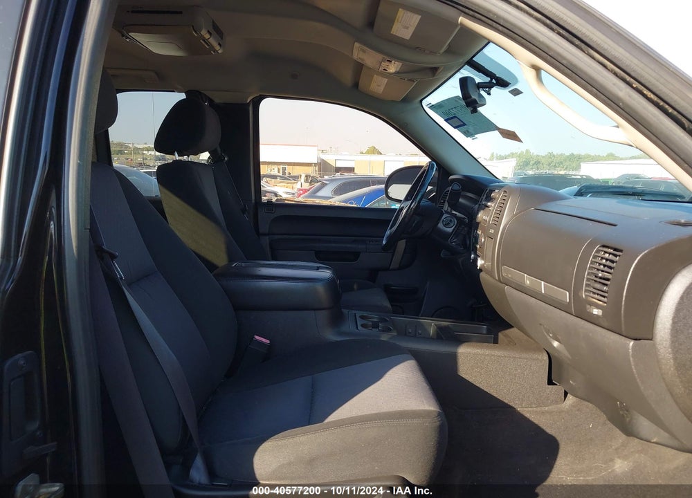 2011 CHEVROLET SILVERADO 1500 LT VIN: 1GCRCSE09BZ146964