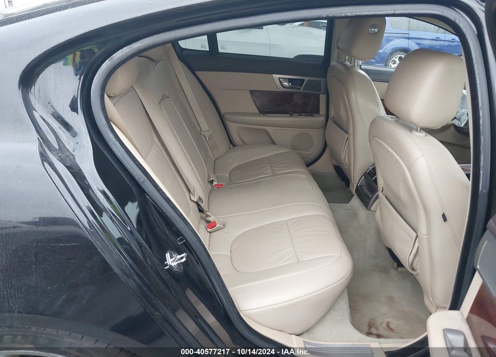 2010 JAGUAR XF PORTFOLIO/PREMIUM VIN: SAJWA0GB5ALR55005