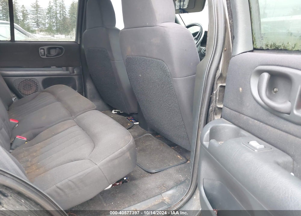 2004 CHEVROLET BLAZER LS VIN: 1GNDT13X84K120329