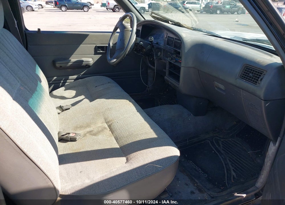 1989 TOYOTA PICKUP 1/2 TON SHT WHEELBASE DLX VIN: JT4RN81P8K0025203