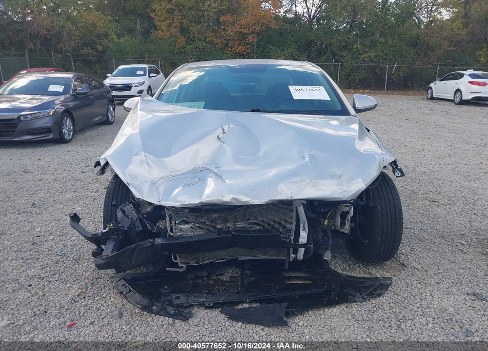 2018 HYUNDAI ELANTRA SE VIN: 5NPD74LF9JH294801