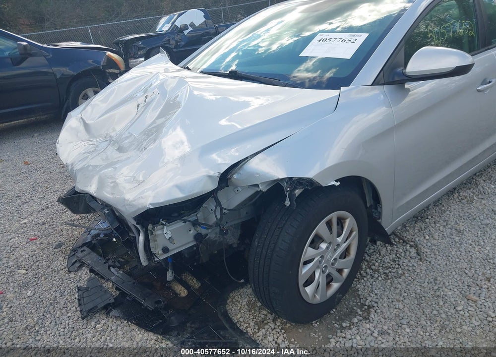 2018 HYUNDAI ELANTRA SE VIN: 5NPD74LF9JH294801