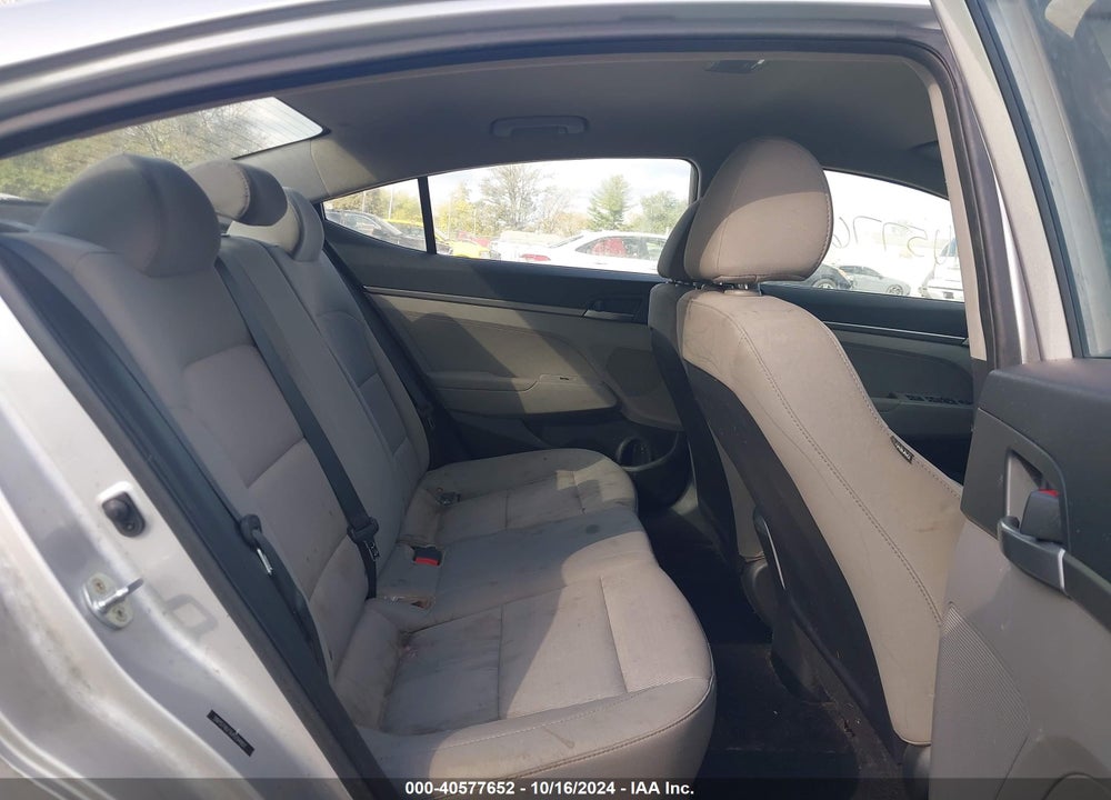 2018 HYUNDAI ELANTRA SE VIN: 5NPD74LF9JH294801