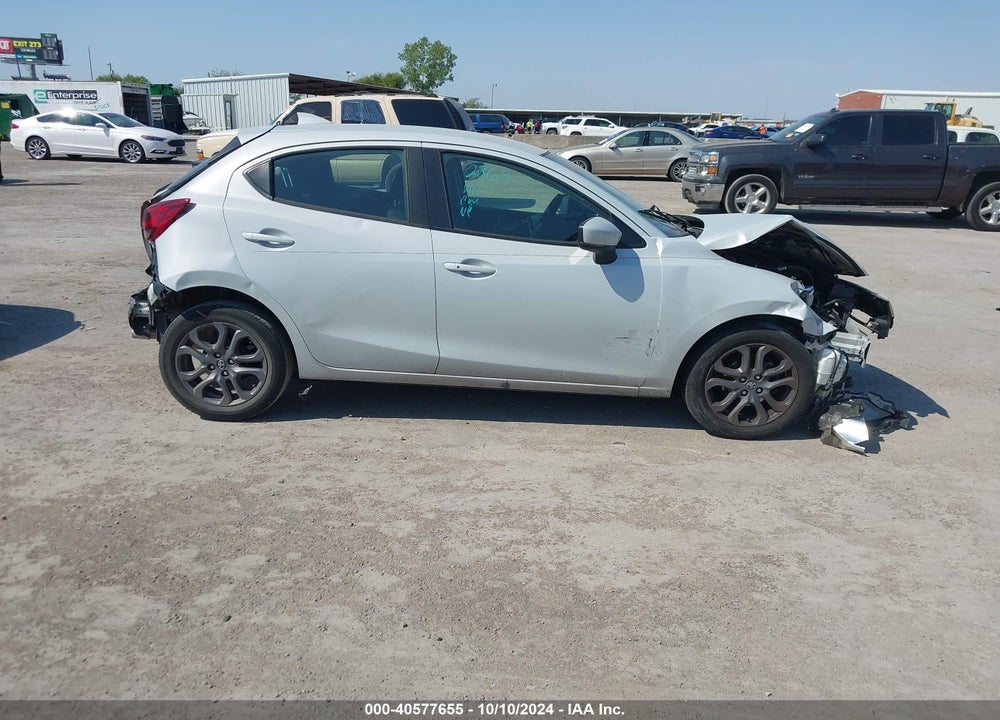 2020 TOYOTA YARIS LE VIN: 3MYDLBJV0LY705472