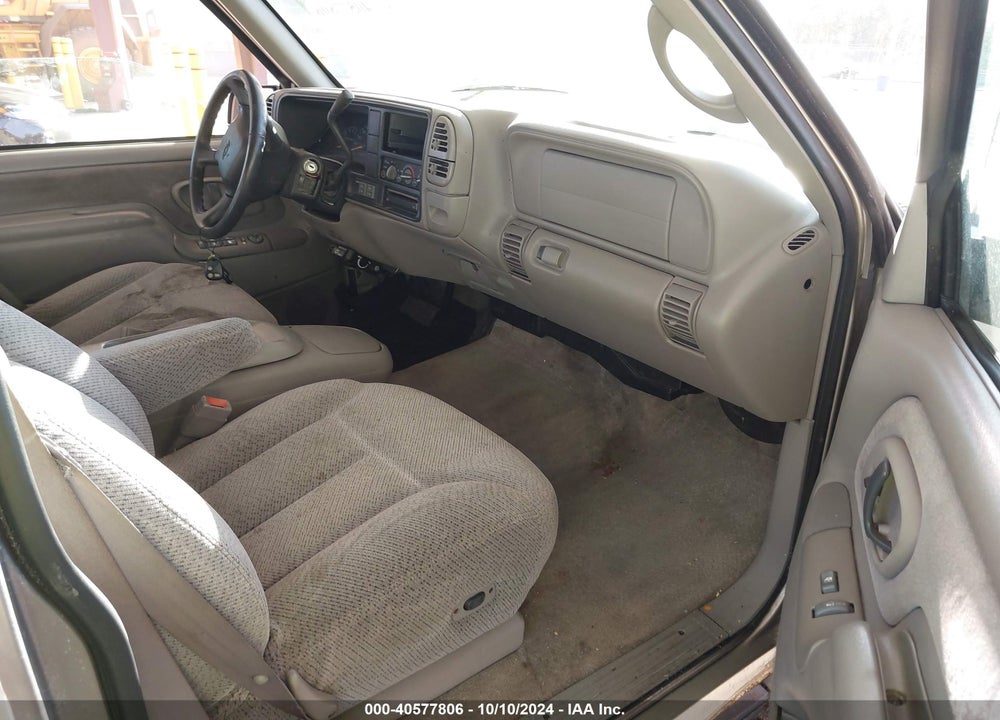 1999 CHEVROLET TAHOE LS VIN: 1GNEK13R8XJ364310