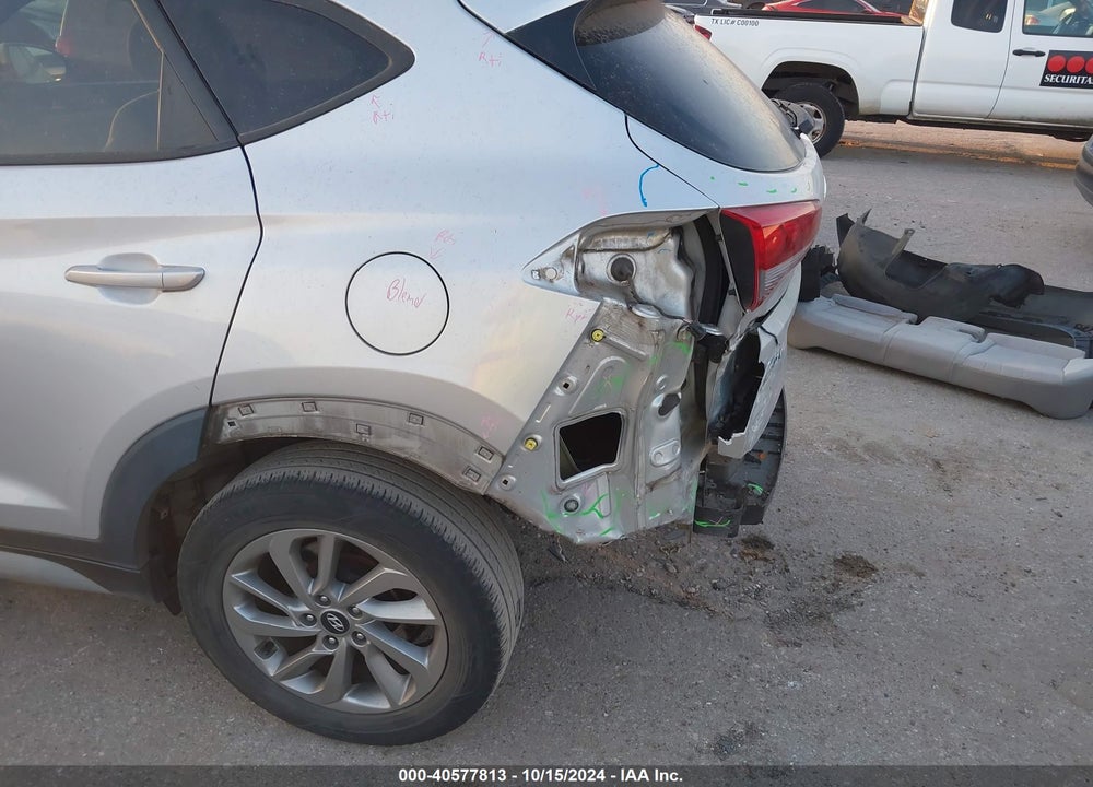 2018 HYUNDAI TUCSON SEL VIN: KM8J33A40JU666831