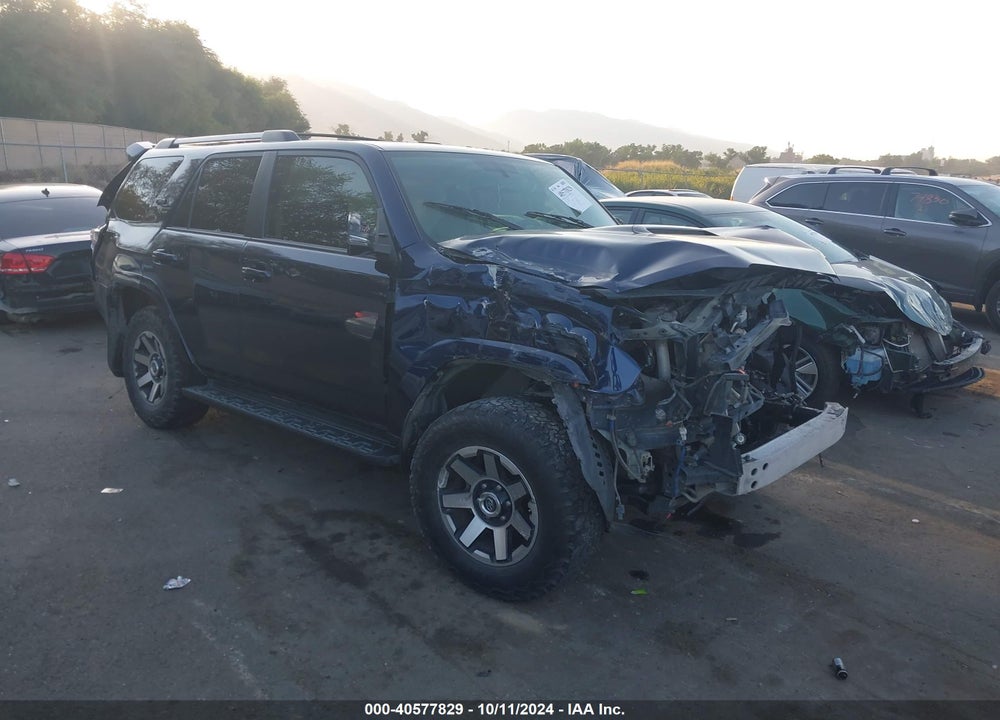 2018 TOYOTA 4RUNNER TRD OFF ROAD PREMIUM VIN: JTEBU5JR4J5570445