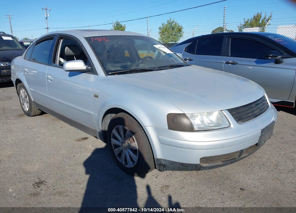 2000 VOLKSWAGEN PASSAT GLX VIN: WVWPD23B1YP227714