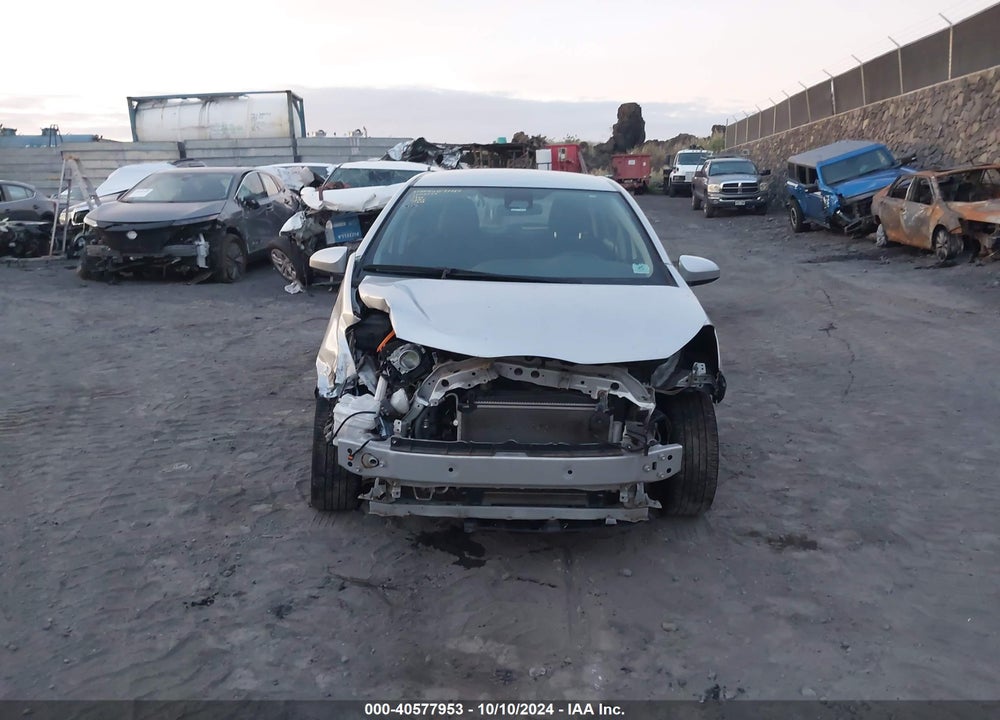 2018 TOYOTA YARIS L/LE/SE VIN: VNKKTUD33JA092039