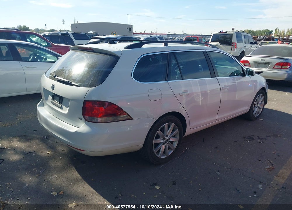 2014 VOLKSWAGEN JETTA SPORTWAGEN 2.0L TDI VIN: 3VWPL7AJ9EM621423