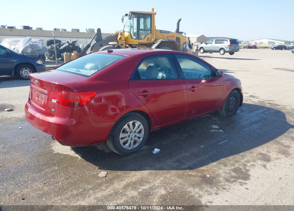 2011 KIA FORTE EX VIN: KNAFU4A25B5461090