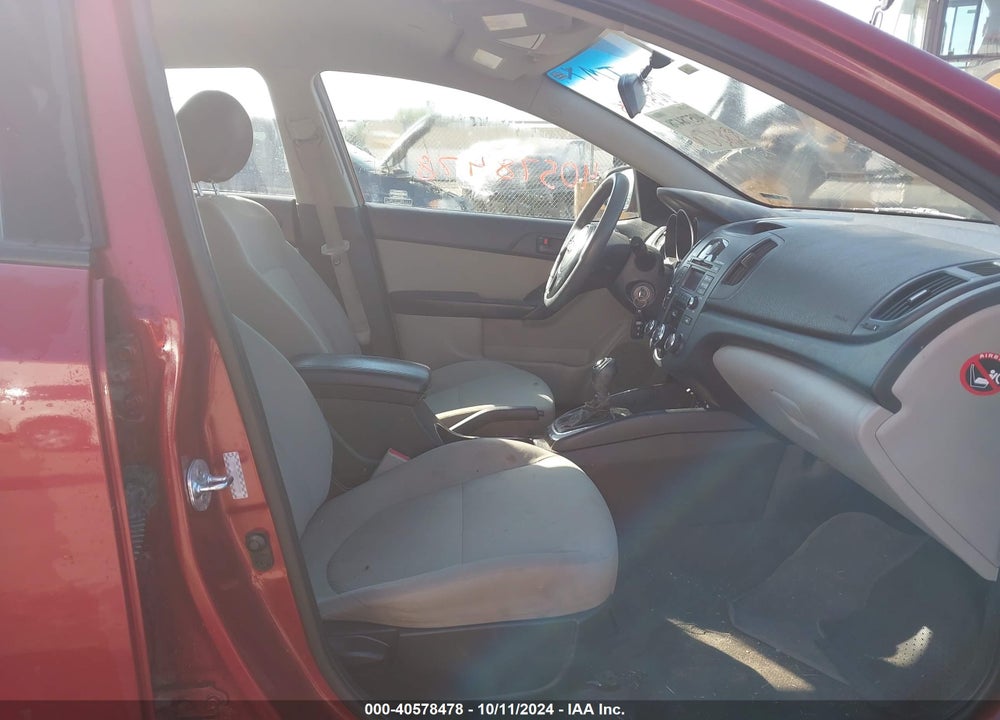 2011 KIA FORTE EX VIN: KNAFU4A25B5461090