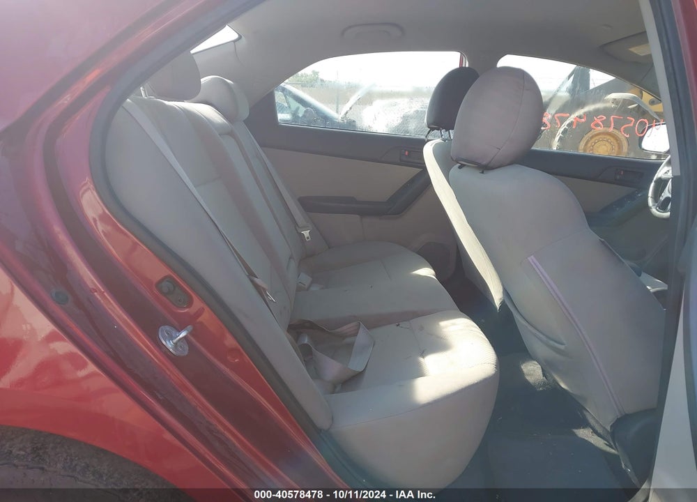 2011 KIA FORTE EX VIN: KNAFU4A25B5461090