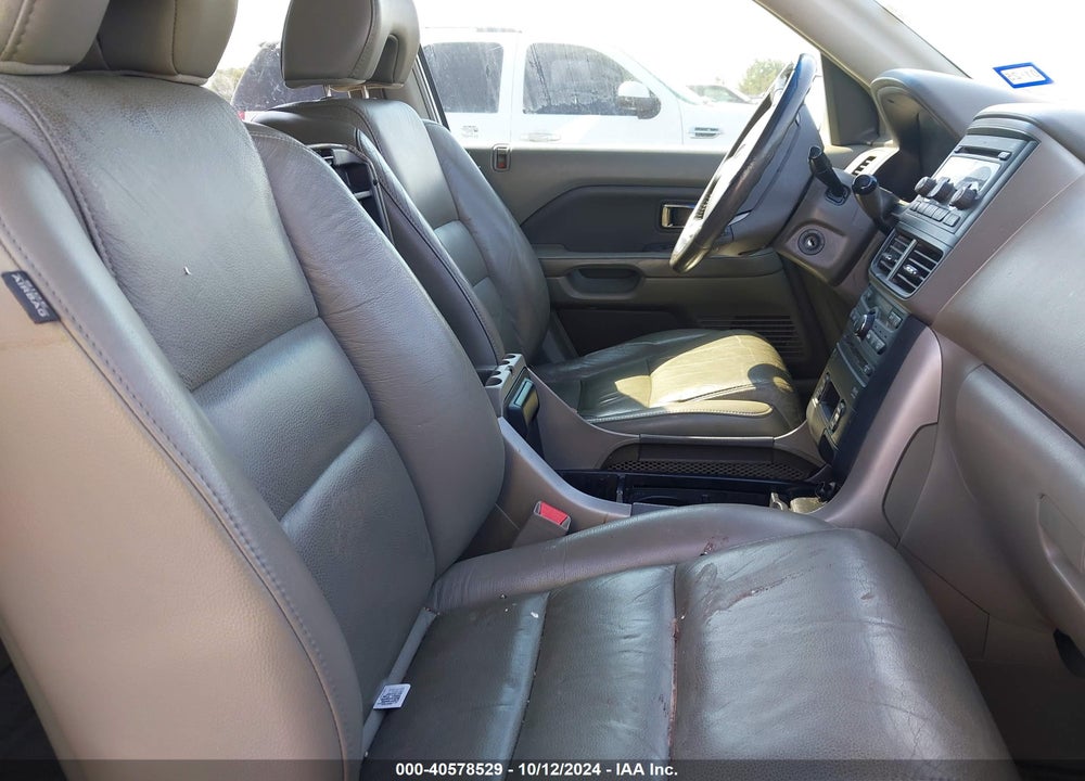 2006 HONDA PILOT EX-L VIN: 5FNYF28636B046745