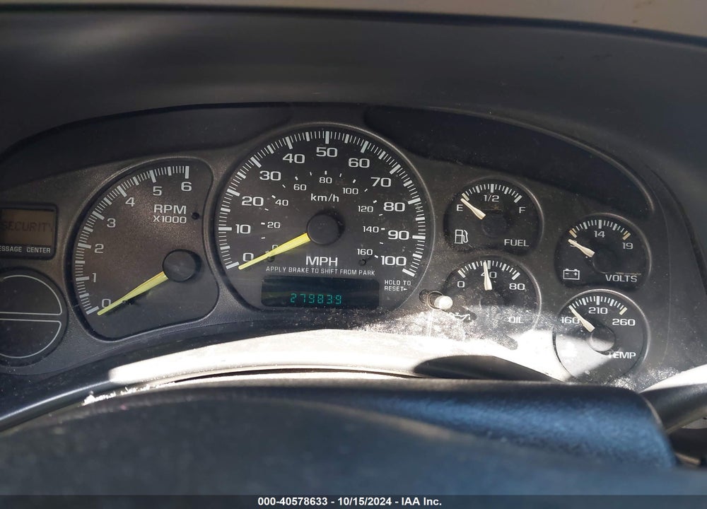 2000 CHEVROLET TAHOE ALL NEW LS VIN: 1GNEC13T3YJ156071