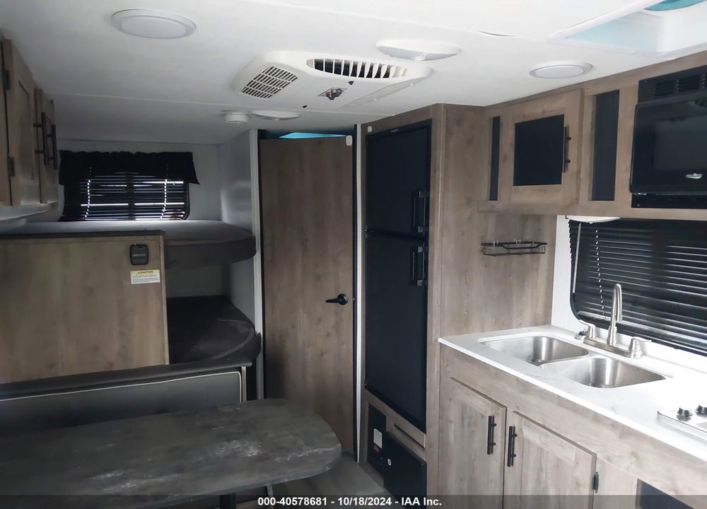 2021 HEARTLAND RV PIONEER VIN: 5SFPB2212ME457490
