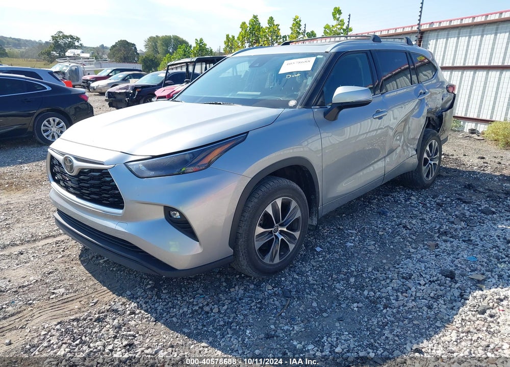 2022 TOYOTA HIGHLANDER XLE VIN: 5TDGZRBHXNS175047