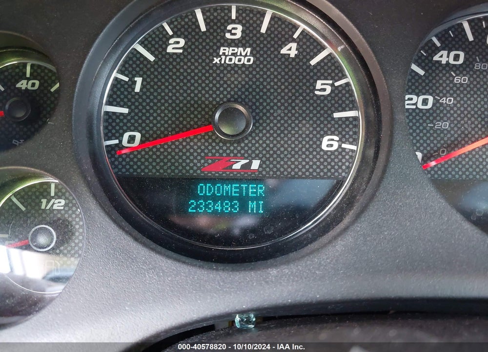 2011 CHEVROLET TAHOE LT VIN: 1GNSKBE05BR384127