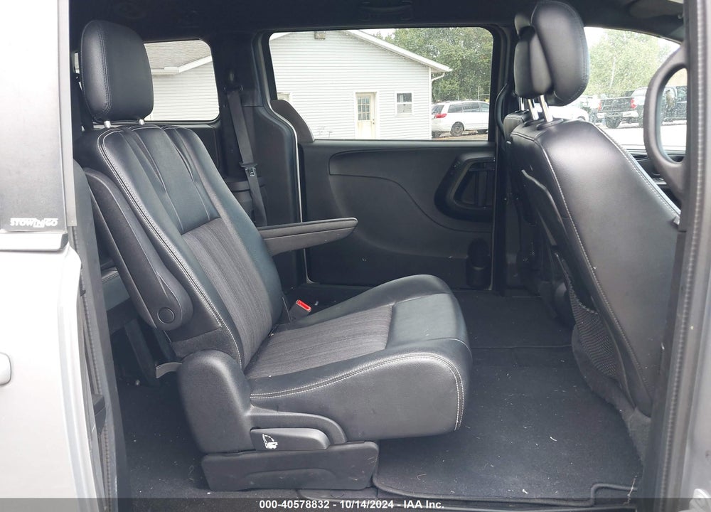 2014 CHRYSLER TOWN & COUNTRY S VIN: 2C4RC1HG7ER178068