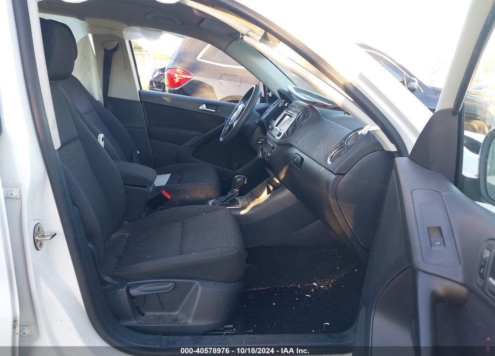 2017 VOLKSWAGEN TIGUAN 2.0T/2.0T S VIN: WVGAV7AX8HK045855