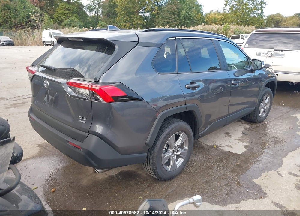 2024 TOYOTA RAV4 XLE VIN: 2T3P1RFV5RC465239