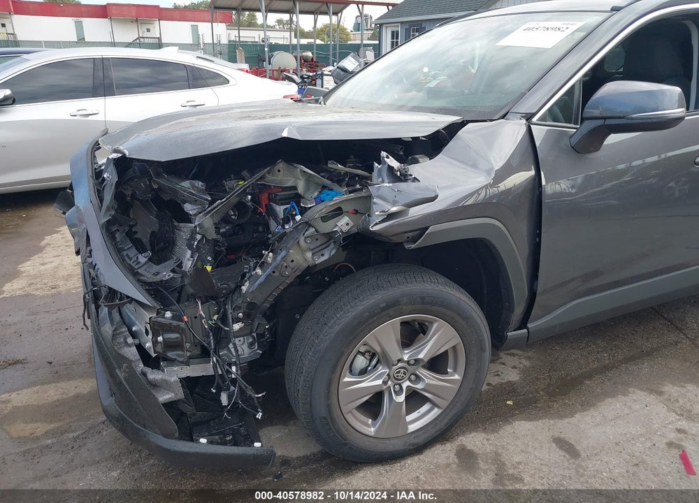 2024 TOYOTA RAV4 XLE VIN: 2T3P1RFV5RC465239
