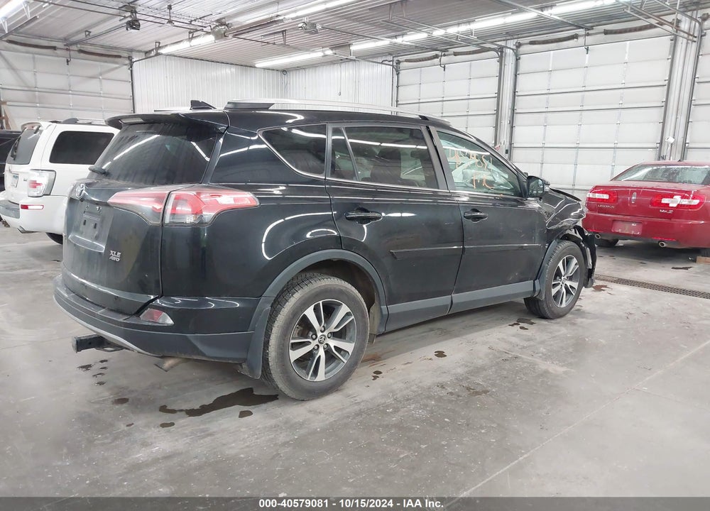2017 TOYOTA RAV4 XLE VIN: 2T3RFREV0HW556668