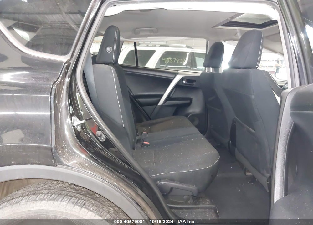 2017 TOYOTA RAV4 XLE VIN: 2T3RFREV0HW556668