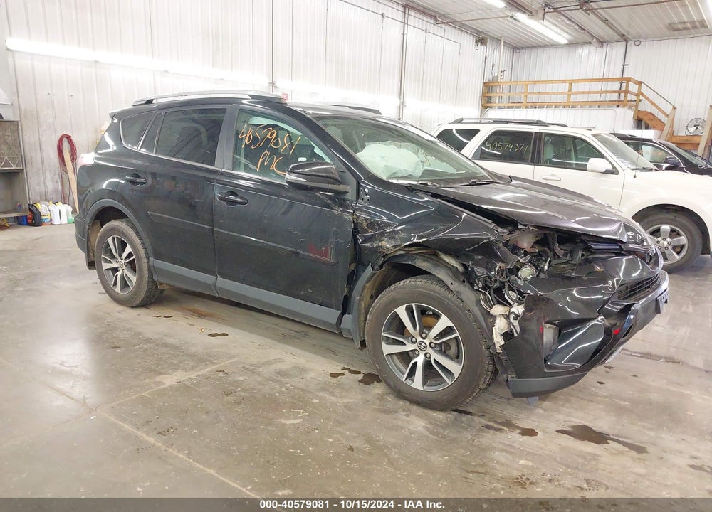 2017 TOYOTA RAV4 XLE VIN: 2T3RFREV0HW556668