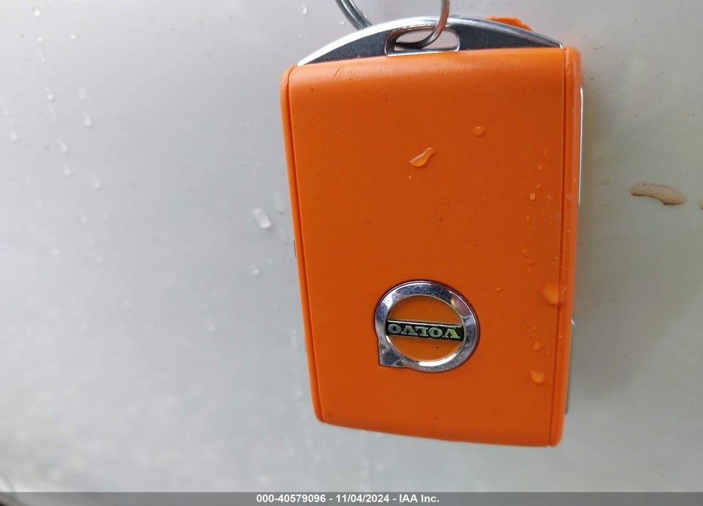 2021 VOLVO XC60 RECHARGE PLUG-IN HYBRID T8 INSCRIPTION EXPRESSION VIN: YV4BR0DK0M1744317