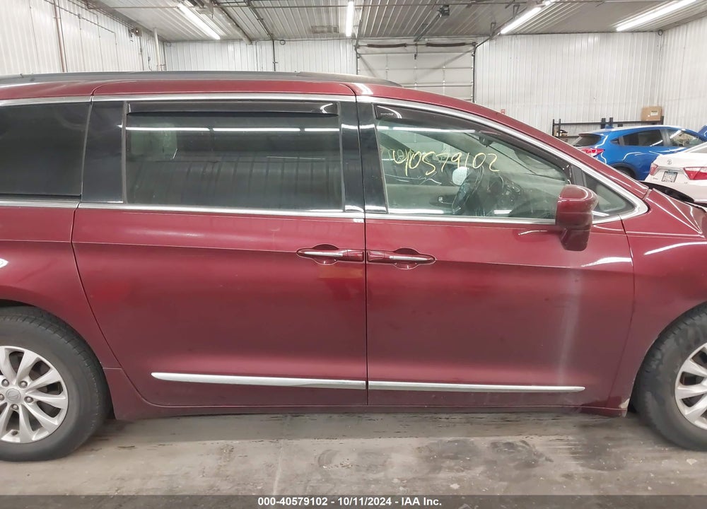 2017 CHRYSLER PACIFICA TOURING L VIN: 2C4RC1BG2HR703065