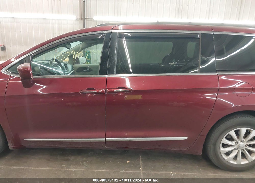 2017 CHRYSLER PACIFICA TOURING L VIN: 2C4RC1BG2HR703065