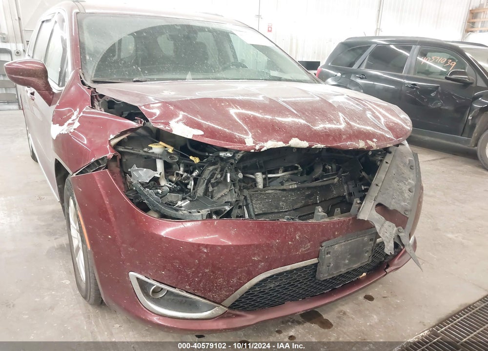 2017 CHRYSLER PACIFICA TOURING L VIN: 2C4RC1BG2HR703065