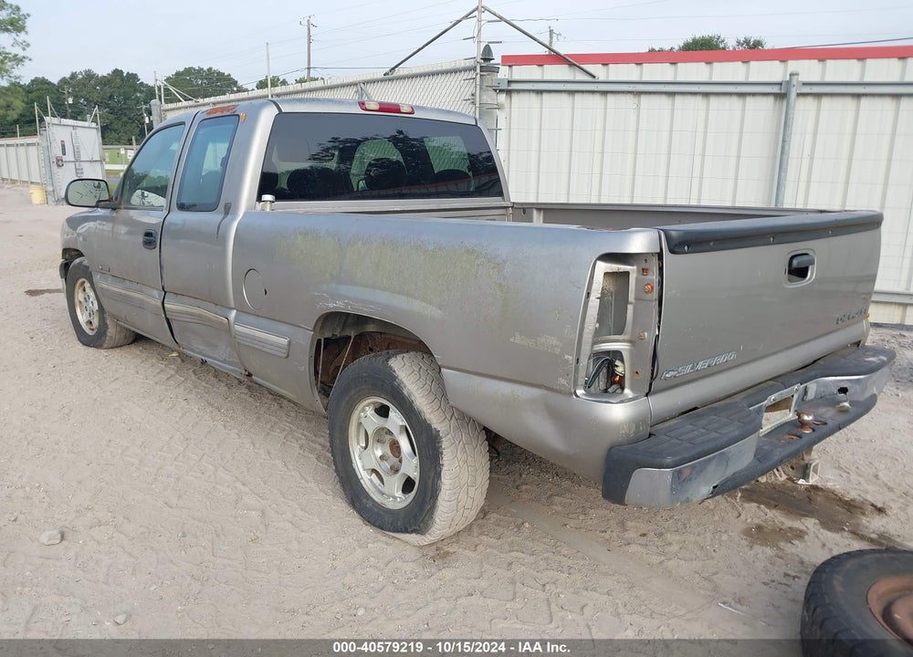 2000 CHEVROLET SILVERADO 1500 LS VIN: 2GCEC19T7Y1258791