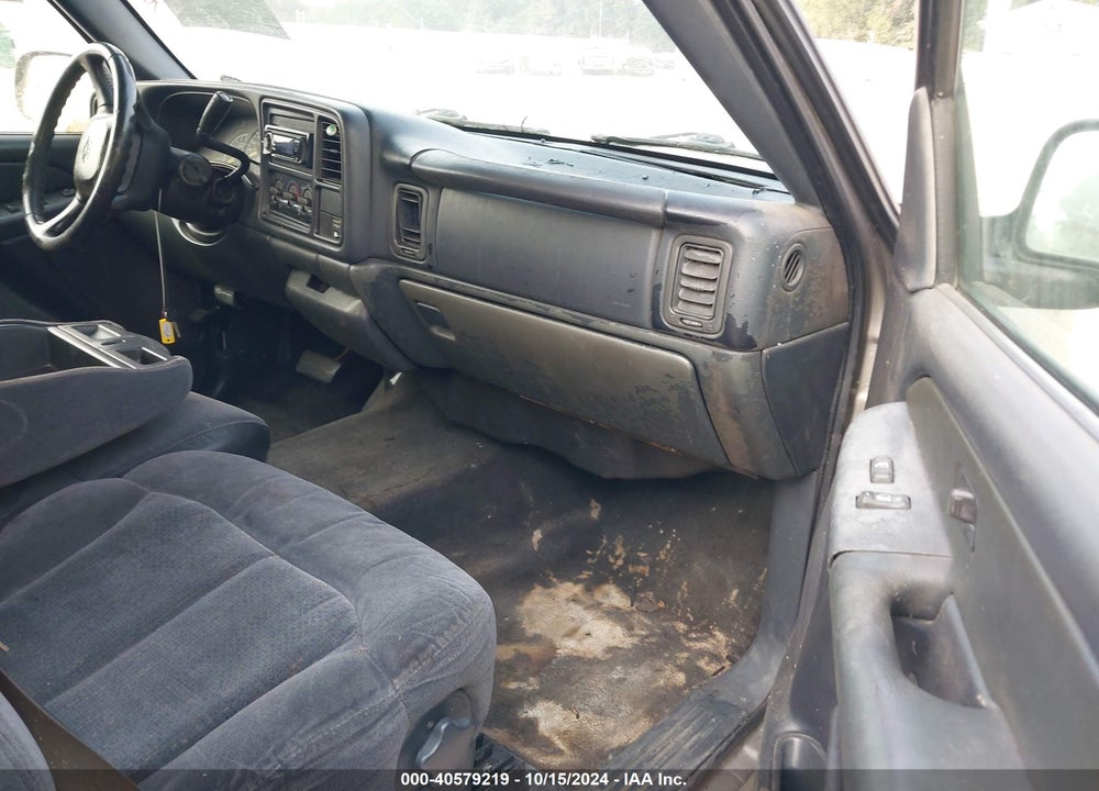 2000 CHEVROLET SILVERADO 1500 LS VIN: 2GCEC19T7Y1258791