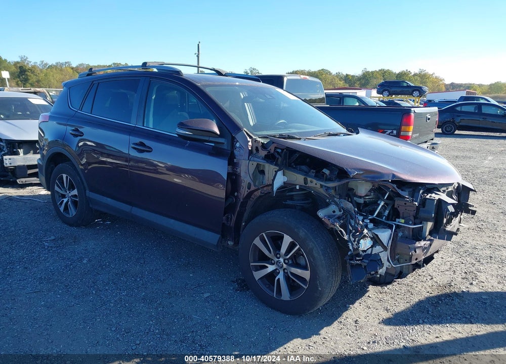 2018 TOYOTA RAV4 ADVENTURE/XLE VIN: 2T3RFREV0JW711452