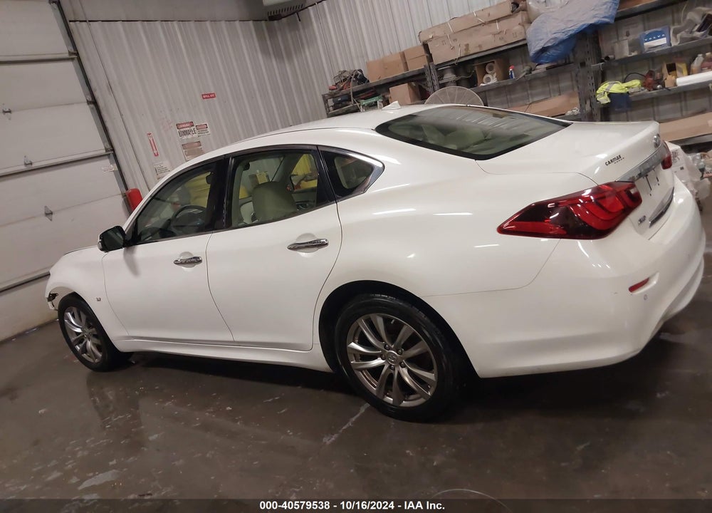 2017 INFINITI Q70 3.7X VIN: JN1BY1AR0HM770324