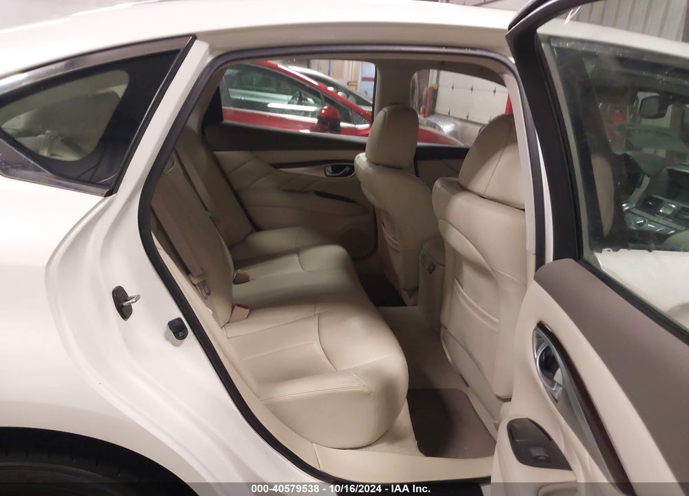 2017 INFINITI Q70 3.7X VIN: JN1BY1AR0HM770324