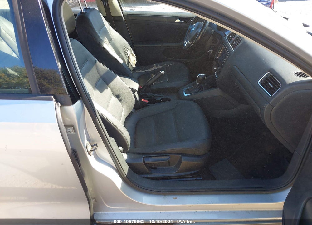 2011 VOLKSWAGEN JETTA 2.5L SE VIN: 3VWDZ7AJ4BM320023