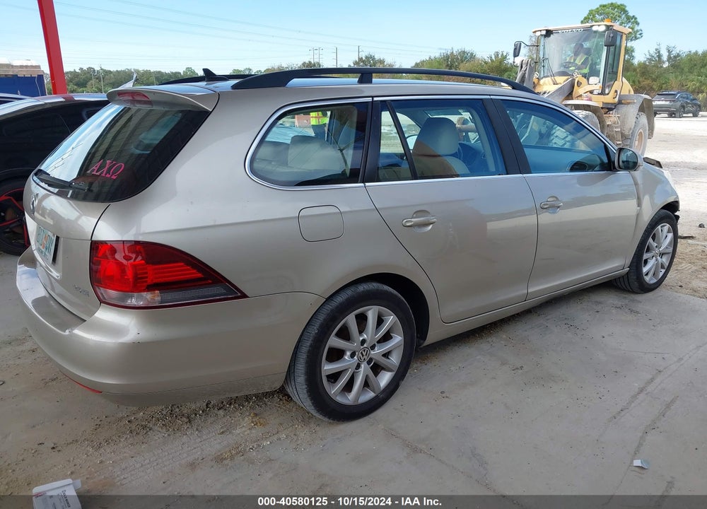 2014 VOLKSWAGEN JETTA SPORTWAGEN 2.5L SE VIN: 3VWPP7AJ3EM603312