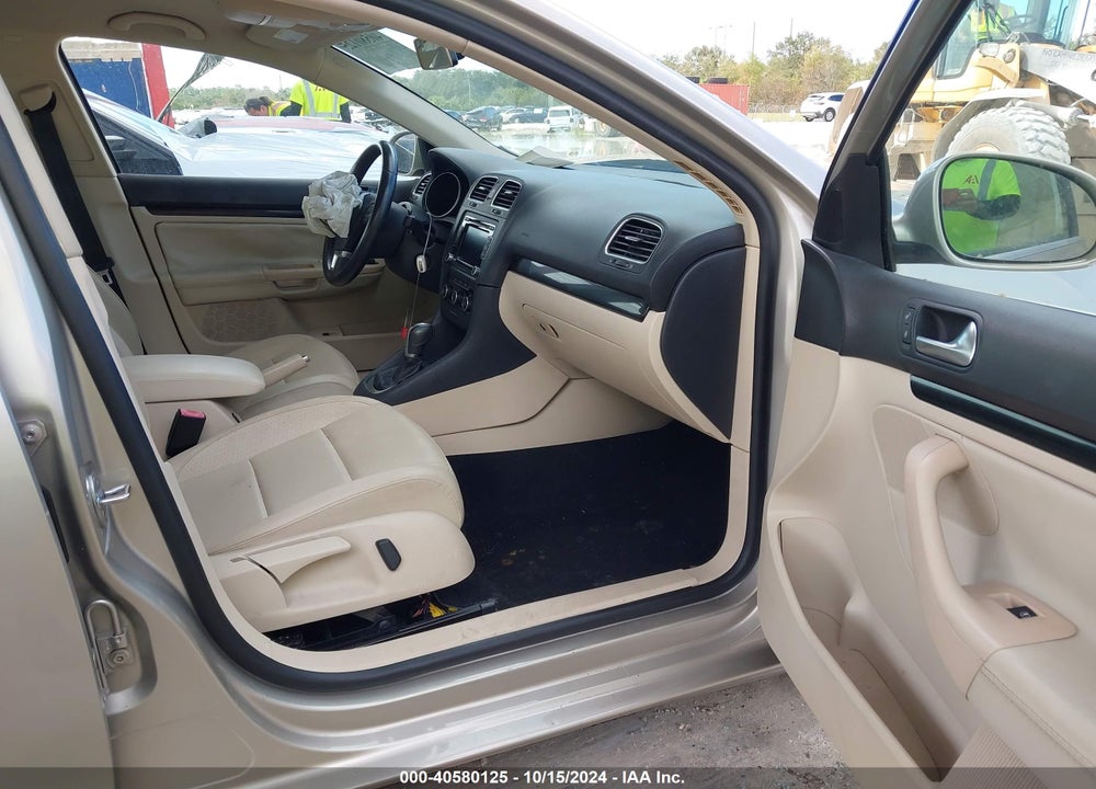 2014 VOLKSWAGEN JETTA SPORTWAGEN 2.5L SE VIN: 3VWPP7AJ3EM603312