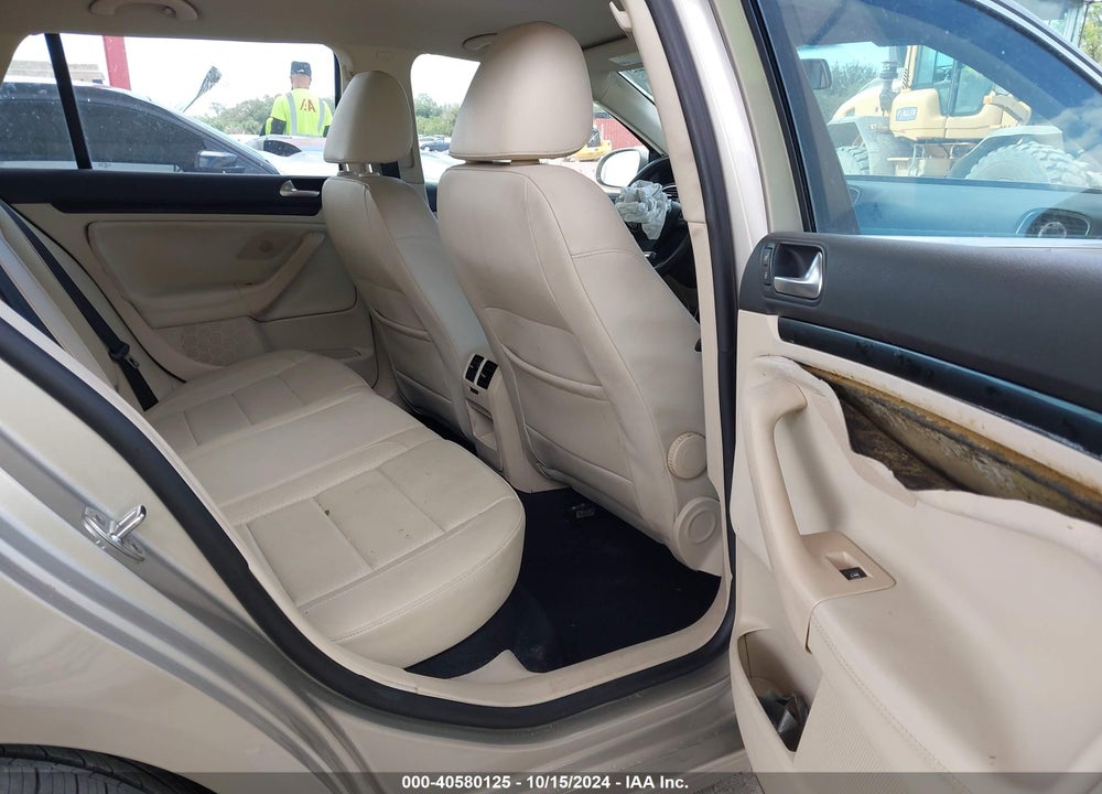2014 VOLKSWAGEN JETTA SPORTWAGEN 2.5L SE VIN: 3VWPP7AJ3EM603312