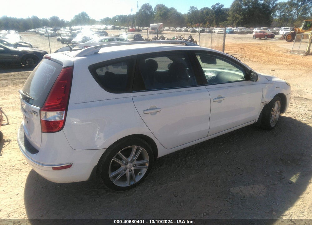 2011 HYUNDAI ELANTRA TOURING SE VIN: KMHDC8AE8BU121643