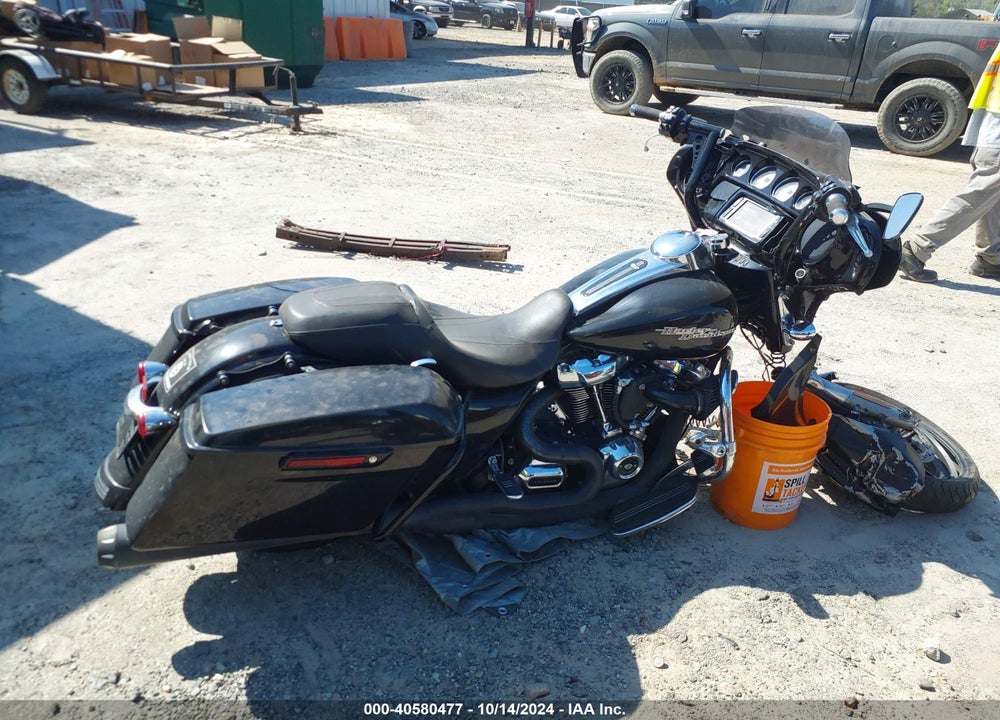 2017 HARLEY-DAVIDSON FLHXS STREET GLIDE SPECIAL VIN: 1HD1KRC1XHB616939