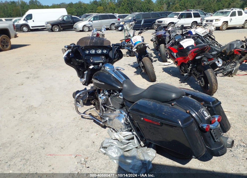 2017 HARLEY-DAVIDSON FLHXS STREET GLIDE SPECIAL VIN: 1HD1KRC1XHB616939