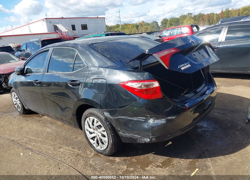2018 TOYOTA COROLLA LE VIN: 2T1BURHE2JC059933