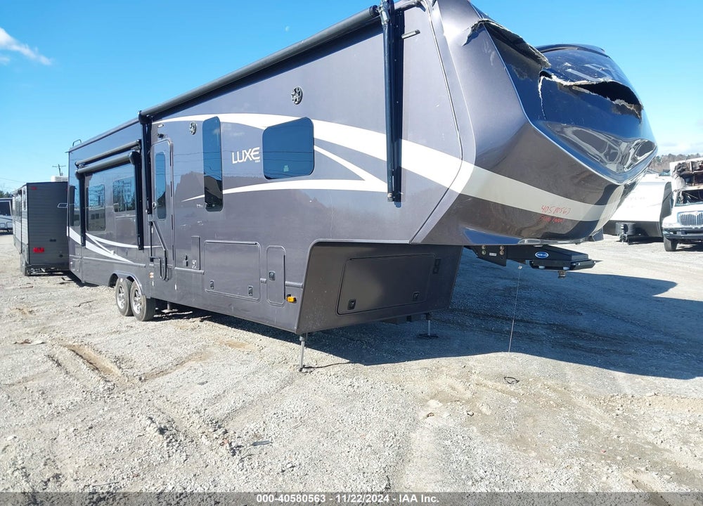 2022 THE RV FACTORY LUXE GOLD 35GRS VIN: 4T9LG3529N1171439