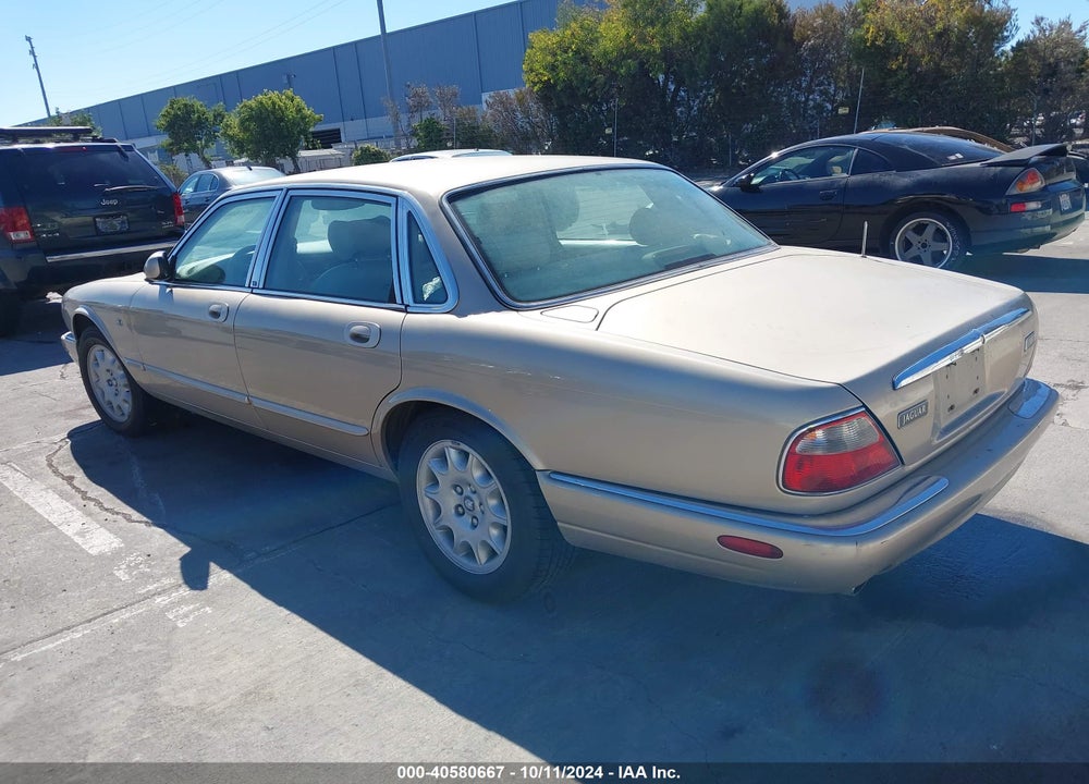 1998 JAGUAR XJ8 VIN: SAJHX1242WC845946